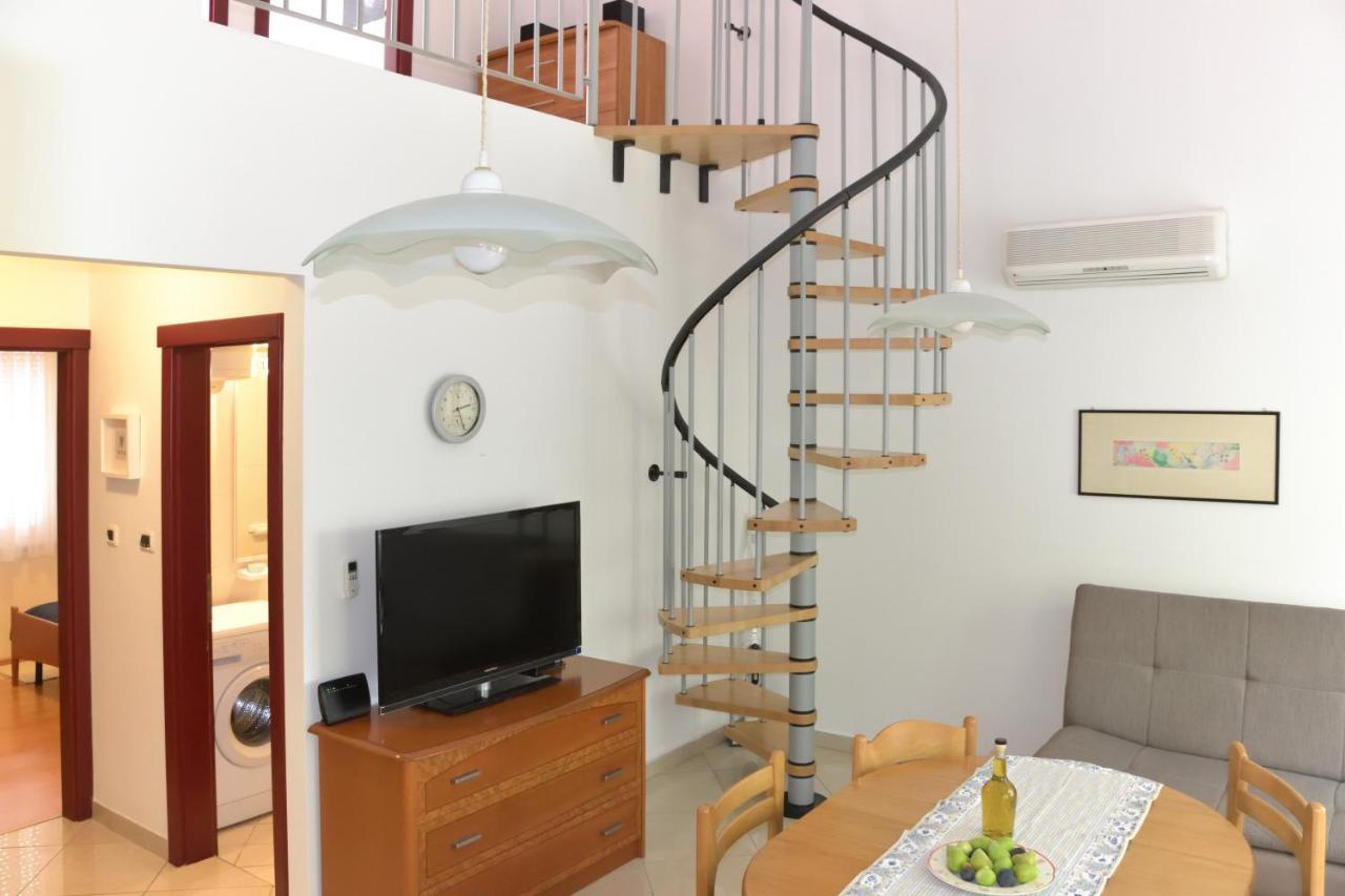 Pino Appartement Pula Buitenkant foto