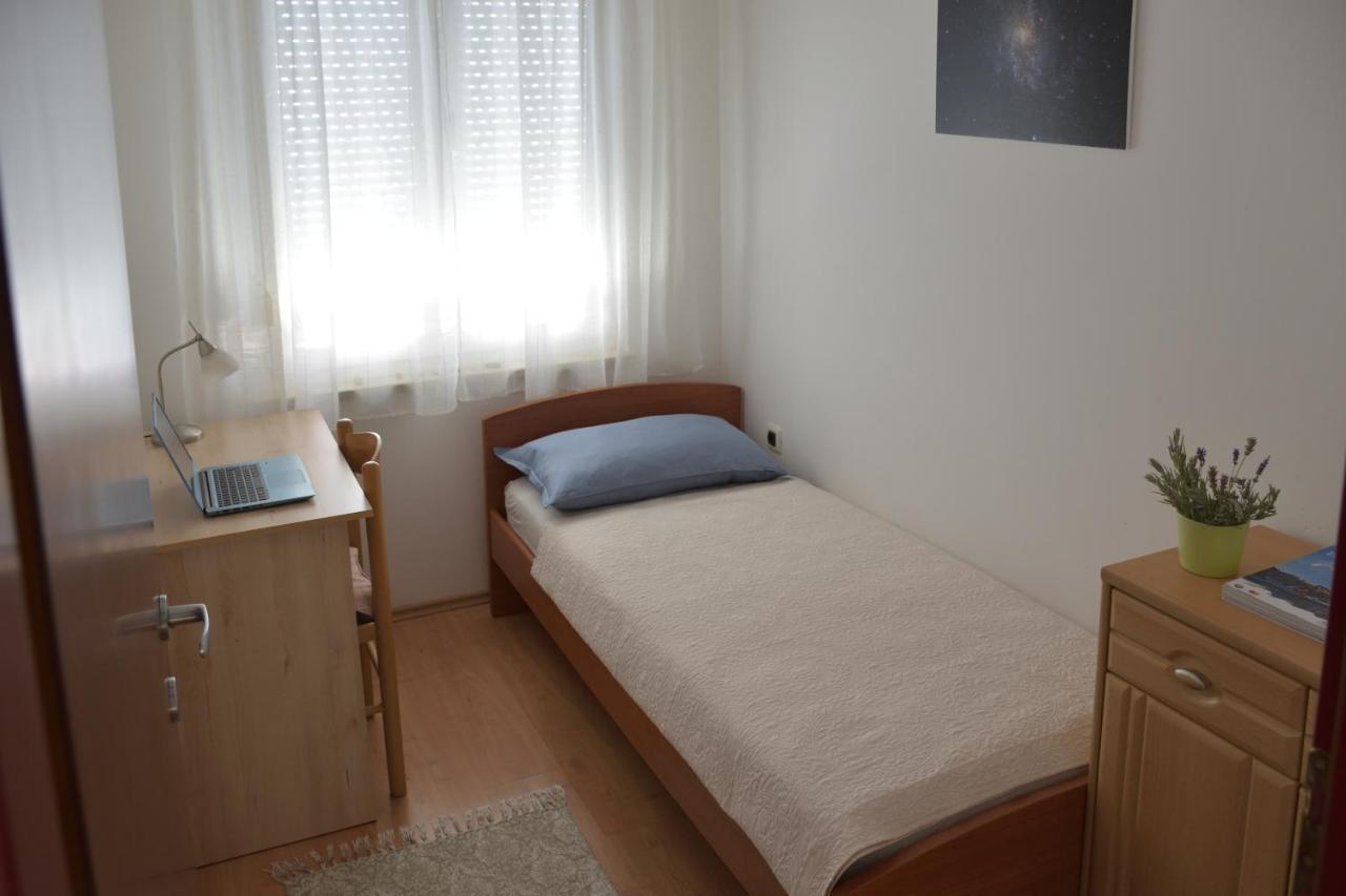 Pino Appartement Pula Buitenkant foto