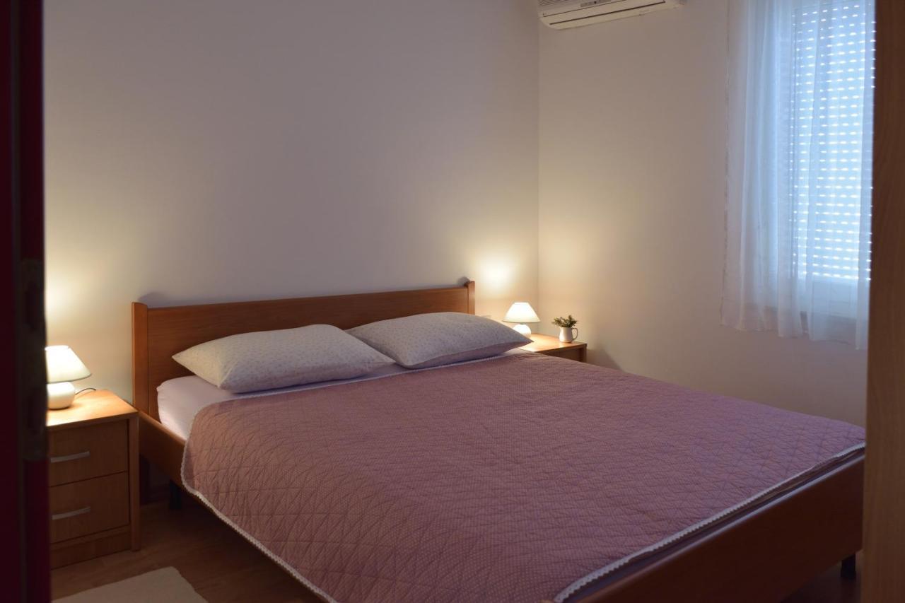 Pino Appartement Pula Buitenkant foto