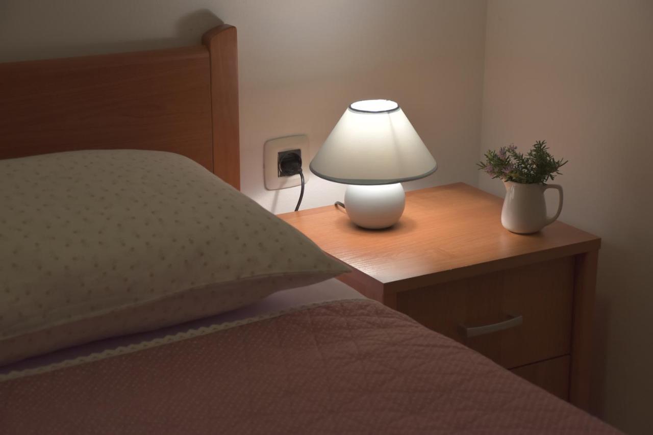 Pino Appartement Pula Buitenkant foto