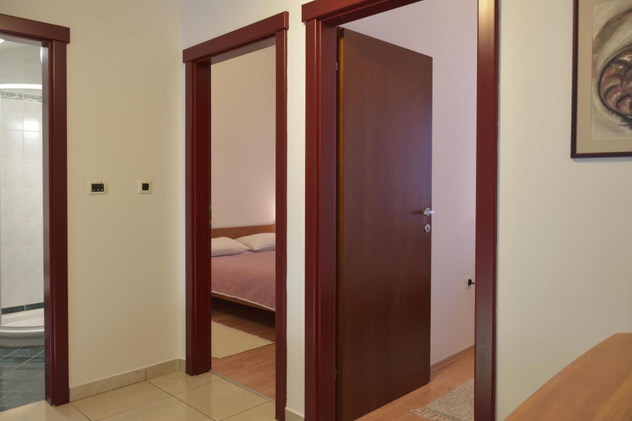 Pino Appartement Pula Buitenkant foto