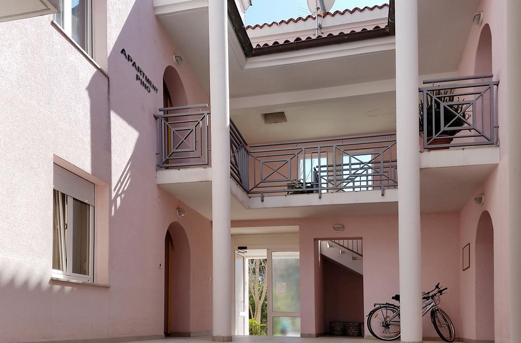Pino Appartement Pula Buitenkant foto