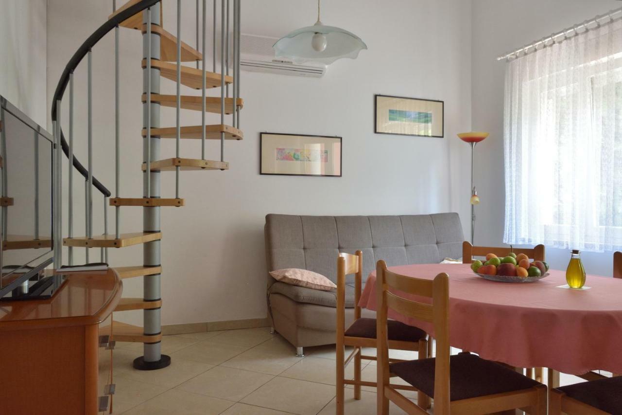 Pino Appartement Pula Buitenkant foto
